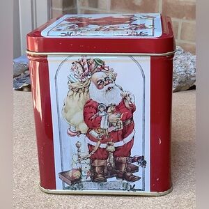 Santa Claus Christmas Tin